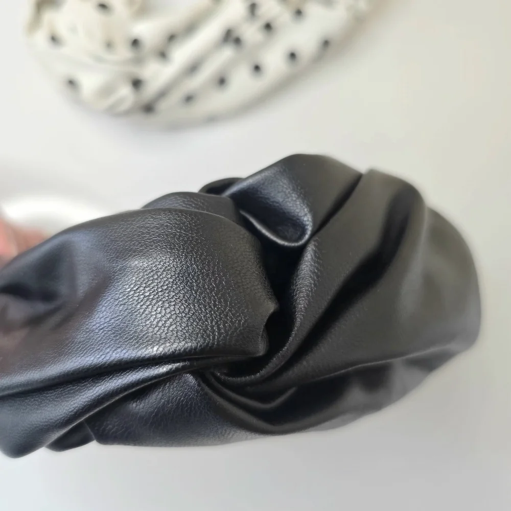 Chic‎ Black and White Knot Headwrap